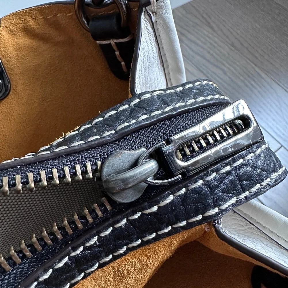 LIMITED EDITION Coach Rogue Bag / 1941 N2 RG-20315/  White with Dark Hardware - Picture 15 of 16